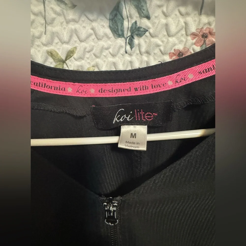 Koi Lite Black Zip-Up Top - Picture 3 of 4